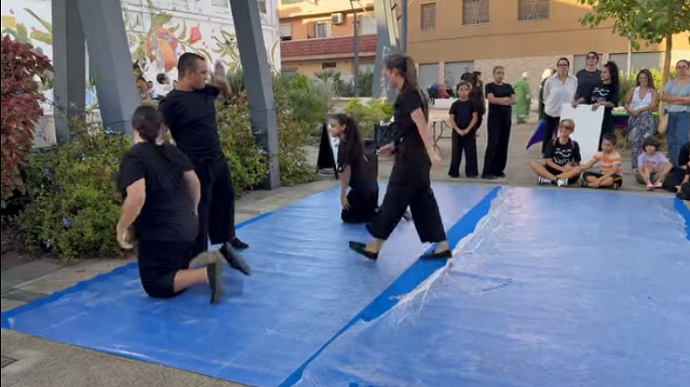 LA CONSEJERA DE CULTURA ACOMPAÑA A LAS ASOCIACIONES EN LA CELEBRACIÓN DEL DÍA DE LA PAZ LA CONSEJERA DE CULTURA ACOMPAÑA A LAS ASOCIACIONES EN LA CELEBRACIÓN DEL DÍA DE LA PAZ