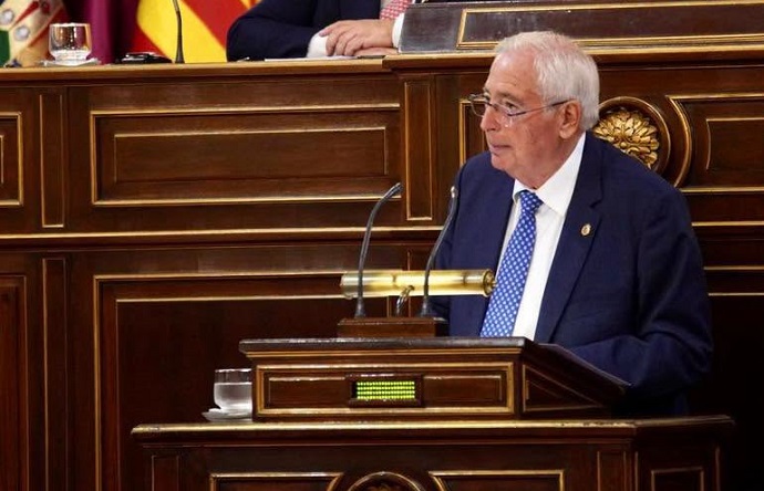 WEB EL PRESIDENTE DE LA CIUDAD RECIBIR� LA MEDALLA DE ORO DEL SENADO EL PR�XIMO MARTES