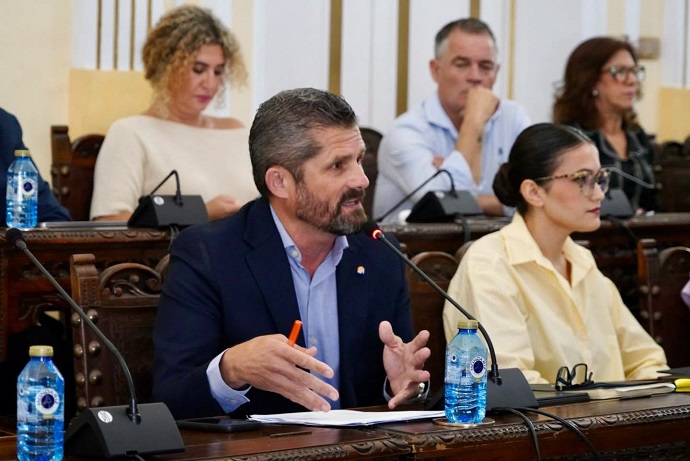 WEB EL CONSEJERO DE EDUCACI�N DETALLA EL ESTADO DE LA RESIDENCIA DE '�LVAREZ CLARO'